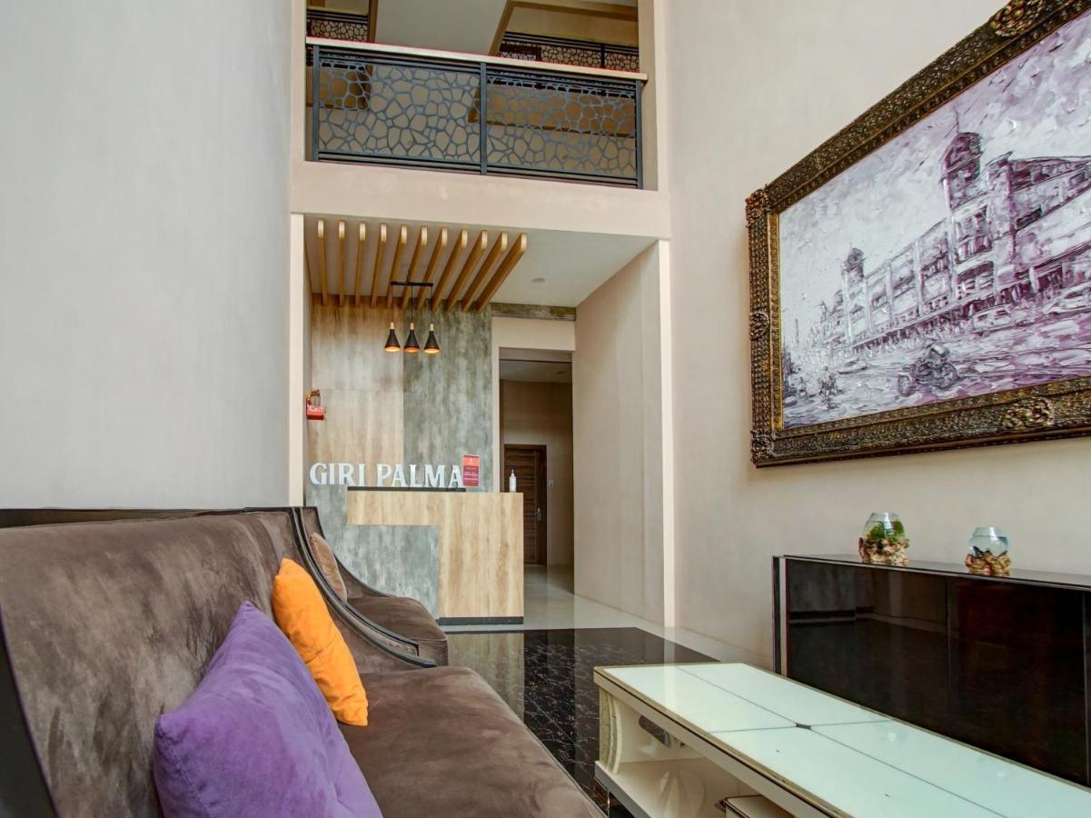 Capital O 90070 Giri Palma Hotel & Villas Malang Exterior foto
